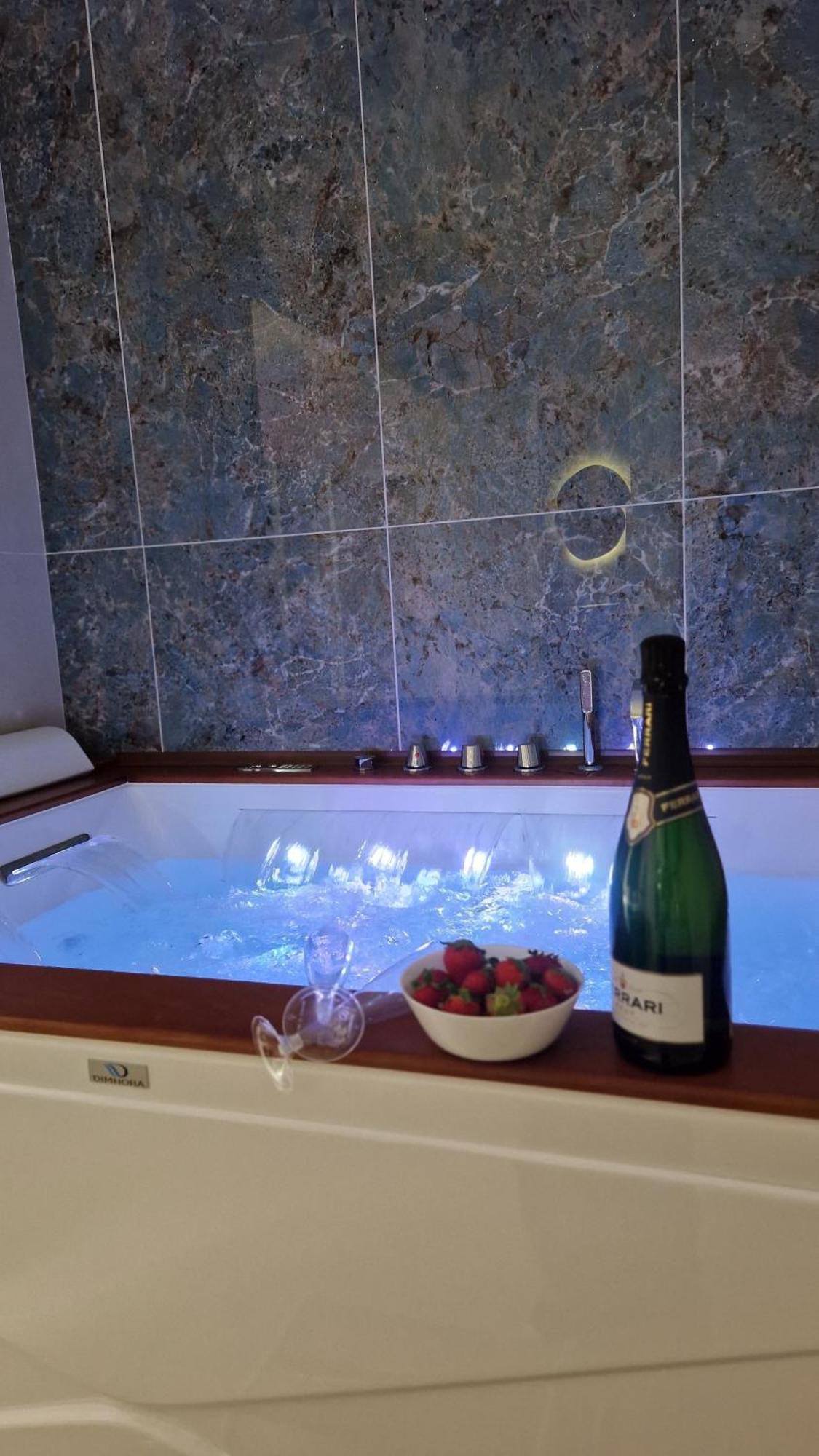 Superior Suite & Apartment 卡塔尼亚 外观 照片